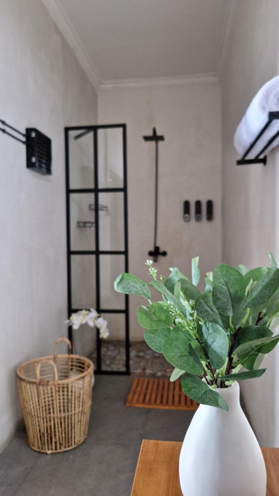 Place To - Rooftop Seminyak (Bali)